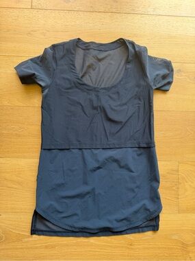 lululemon athletica navy mesh Scoop Neck Short Sleeve Top